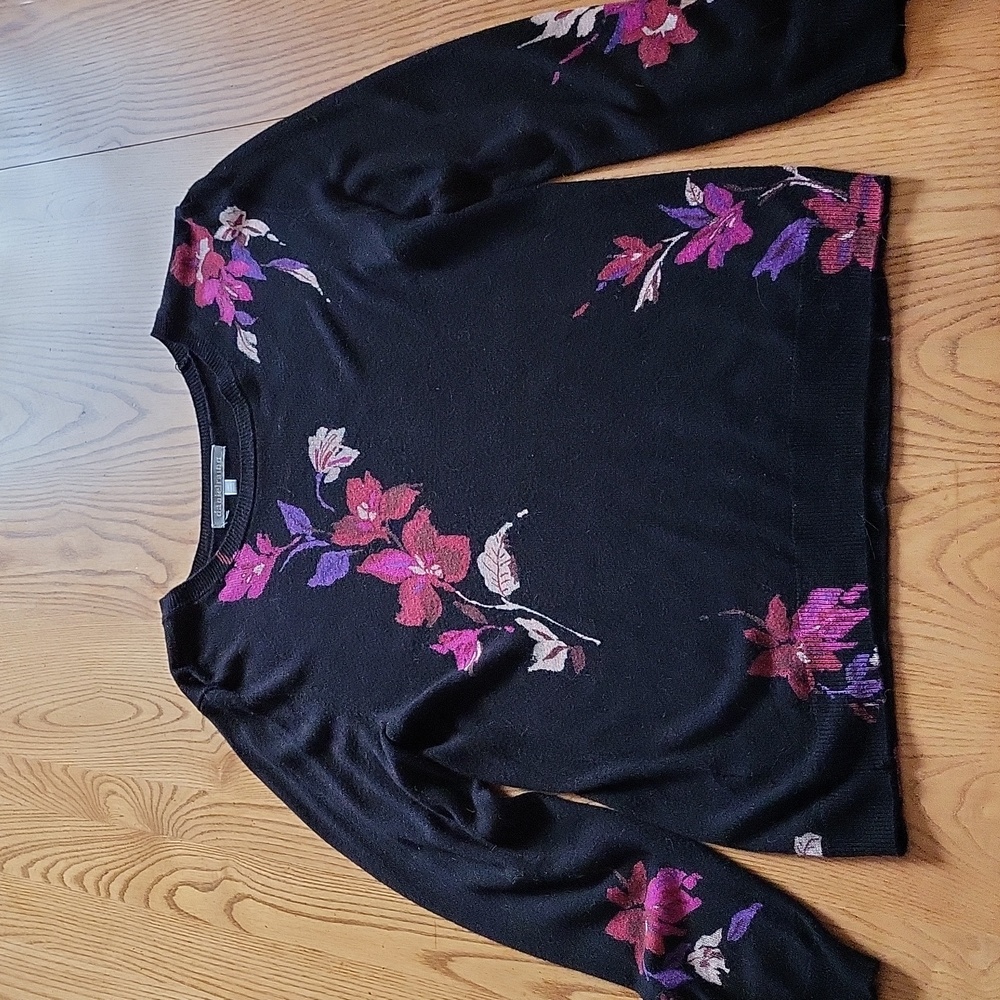 Women's medium floral sweater